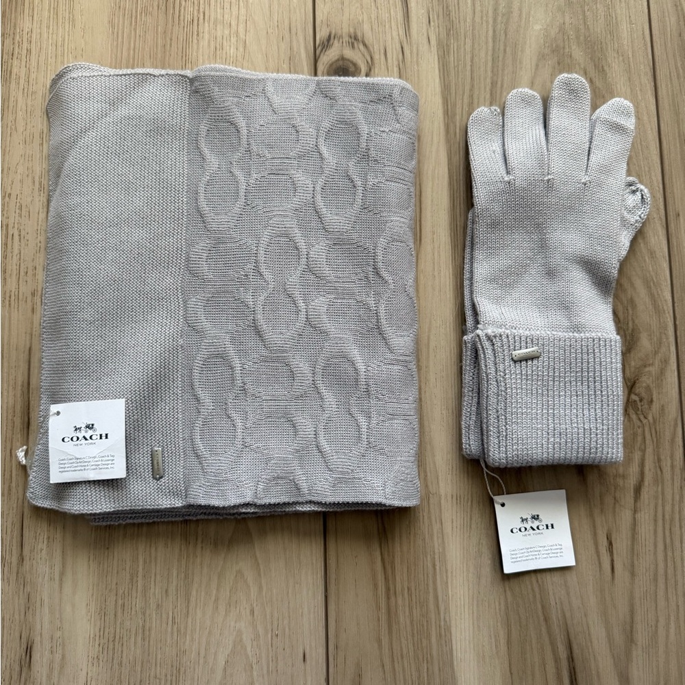 NWT COACH Embossed Light Gray Signature Cable Knit Scarf and Gloves Set